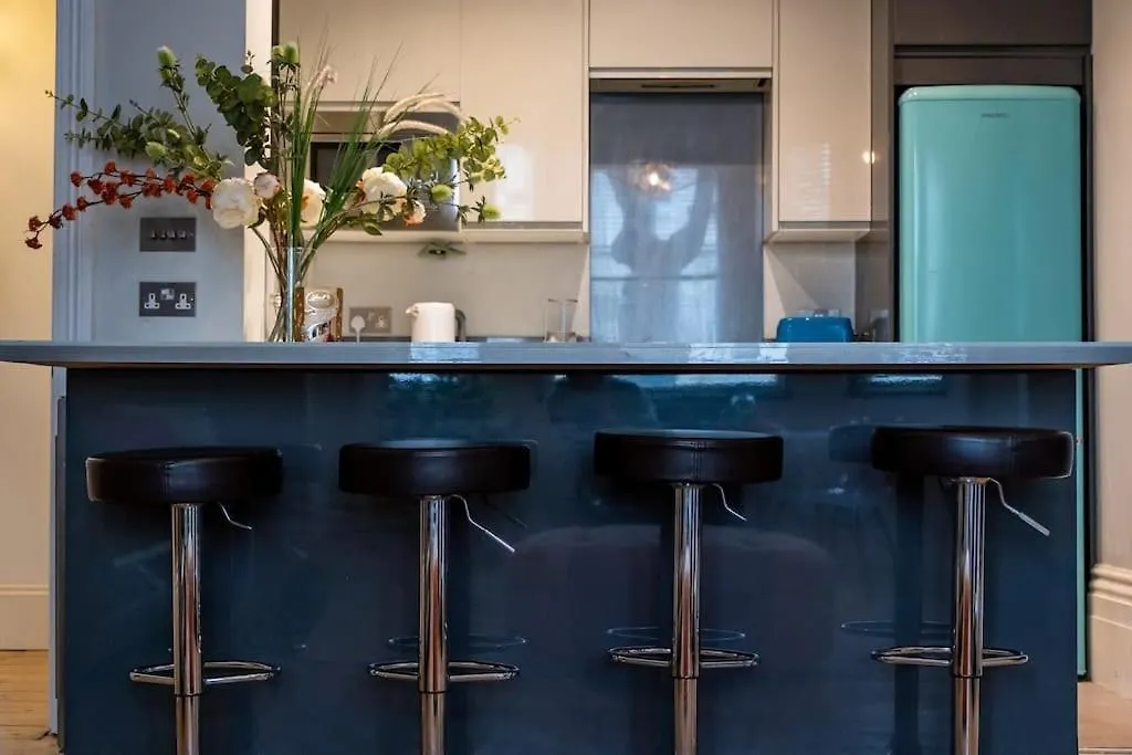 Elegant Brighton Retreat With Private Parking & Garden Appartement Verenigd Koninkrijk