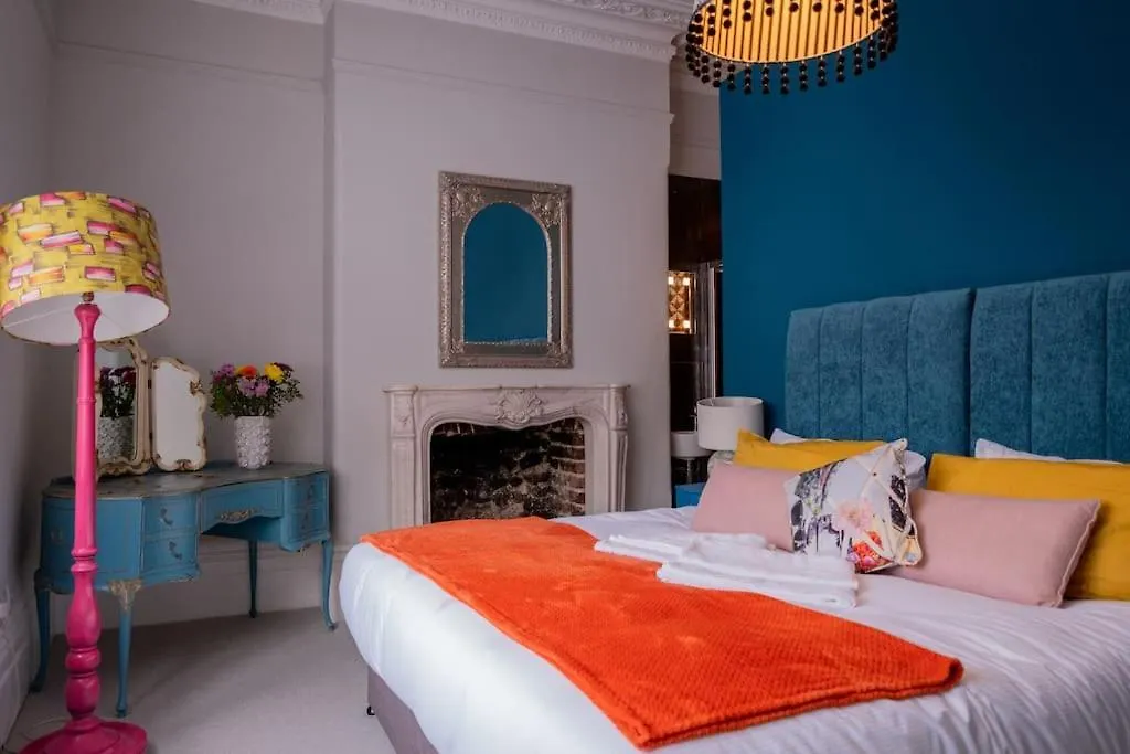 Elegant Brighton Retreat With Private Parking & Garden Apartment 0*,  United Kingdom